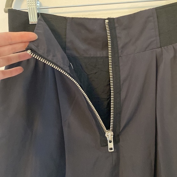 Black MIDI Skirt, Zipper Back, Size L, Excellent Conditon - Picture 8 of 8